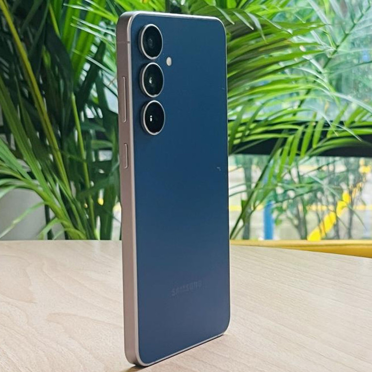 گوشی موبایل سامسونگ مدل Galaxy S25 FE دو سیم کارت ظرفیت 256 گیگابایت و رم 8 گیگابایت